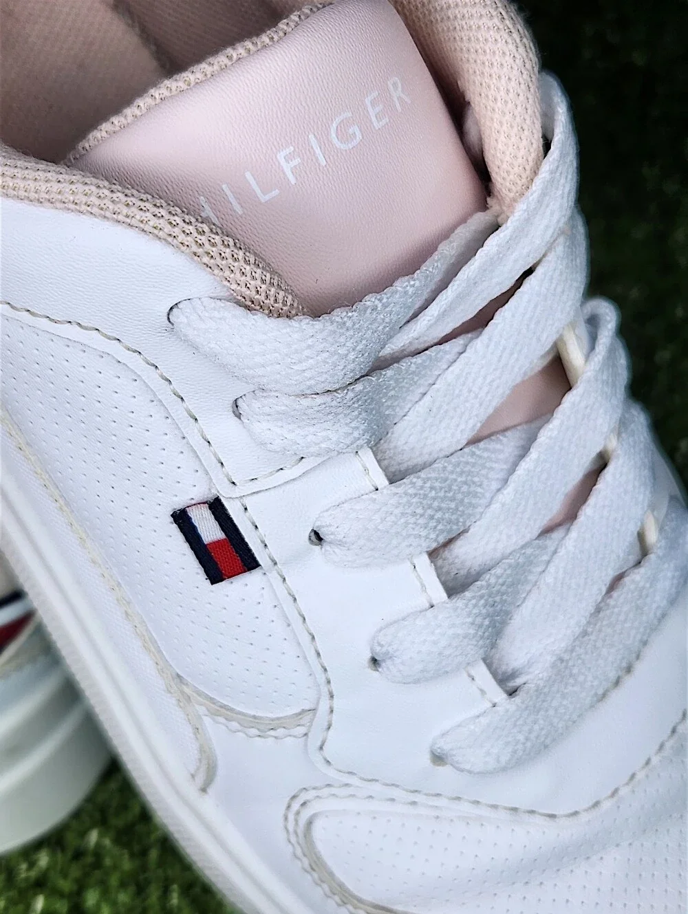 Tommy Hilfiger Girls Classic Court Low White Light Pink Shoes Sneakers Size 3